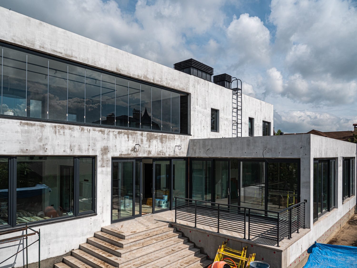 Основное изображение