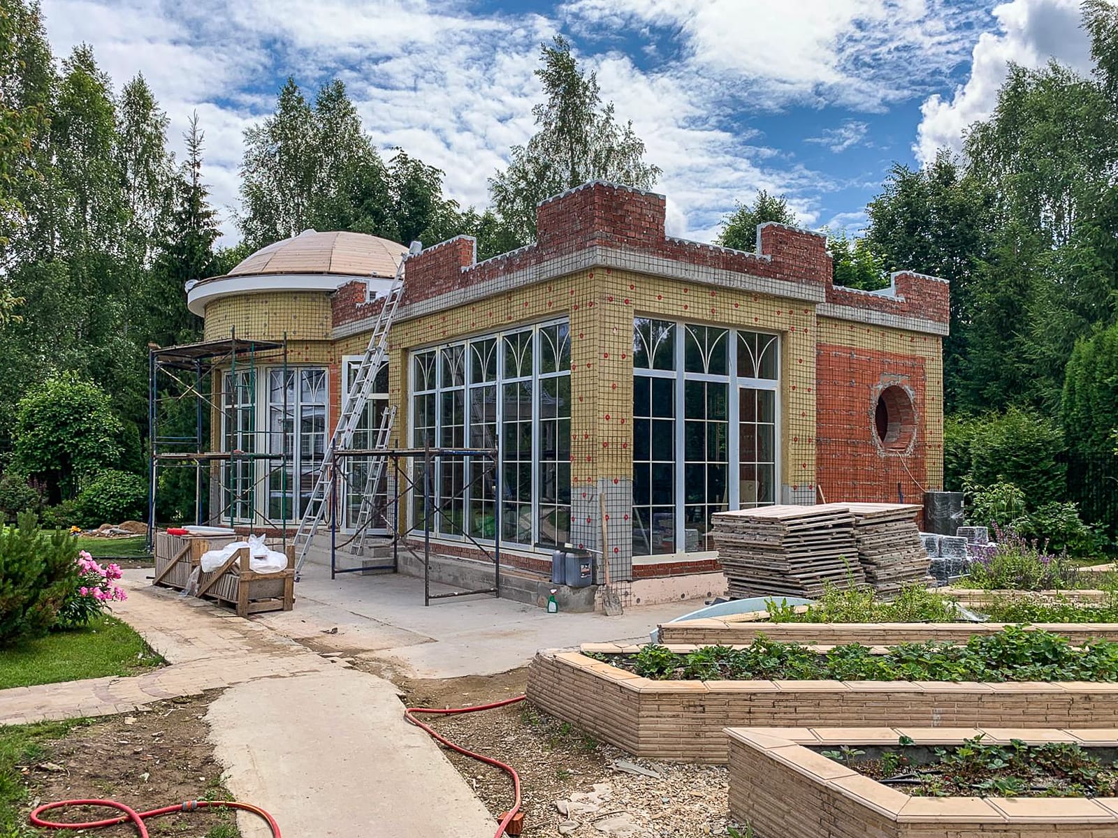 Основное изображение