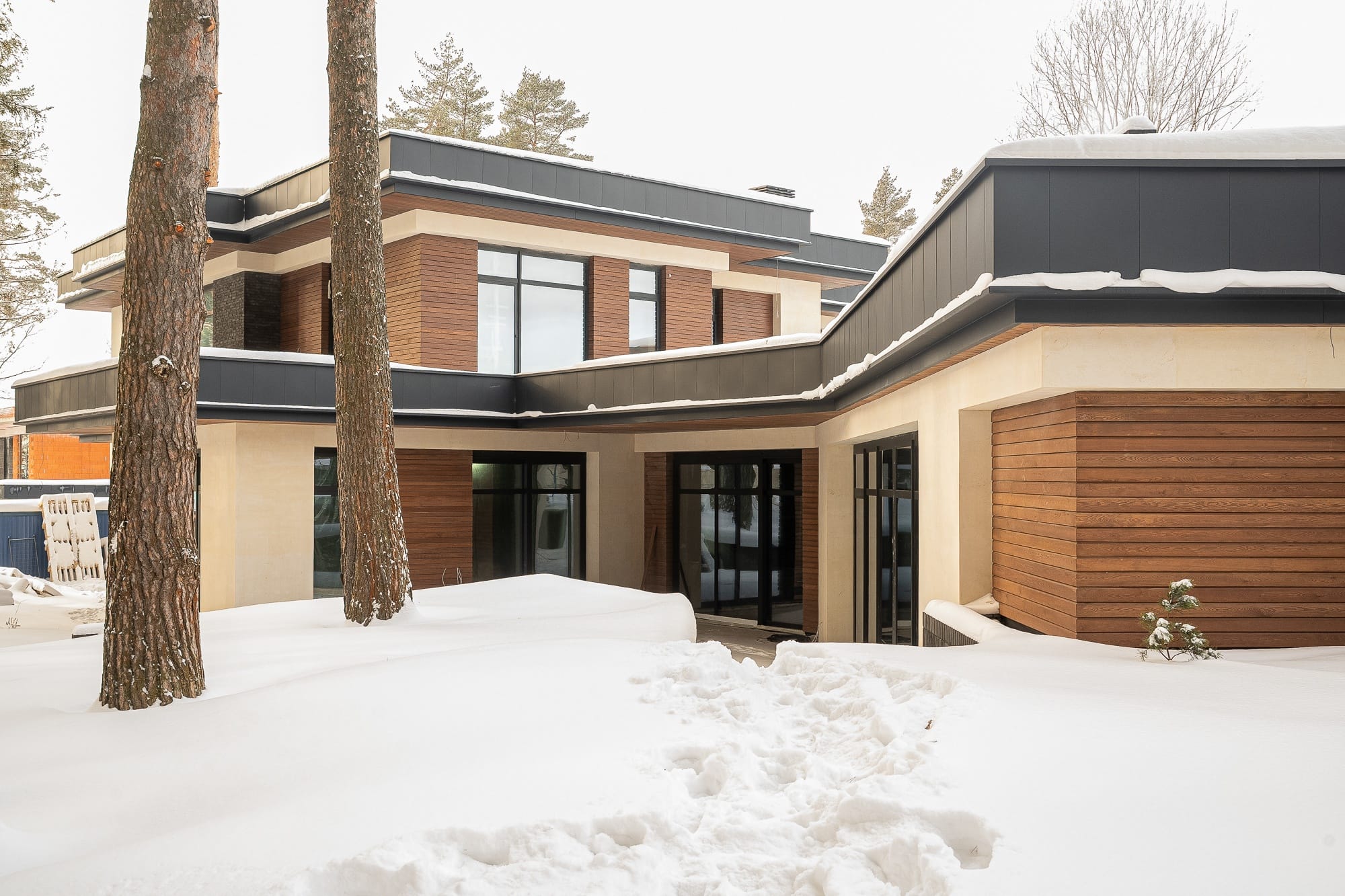 Основное изображение