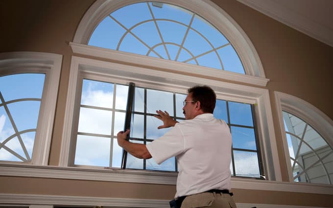 Подбираем полотно с учетом параметров освещенности