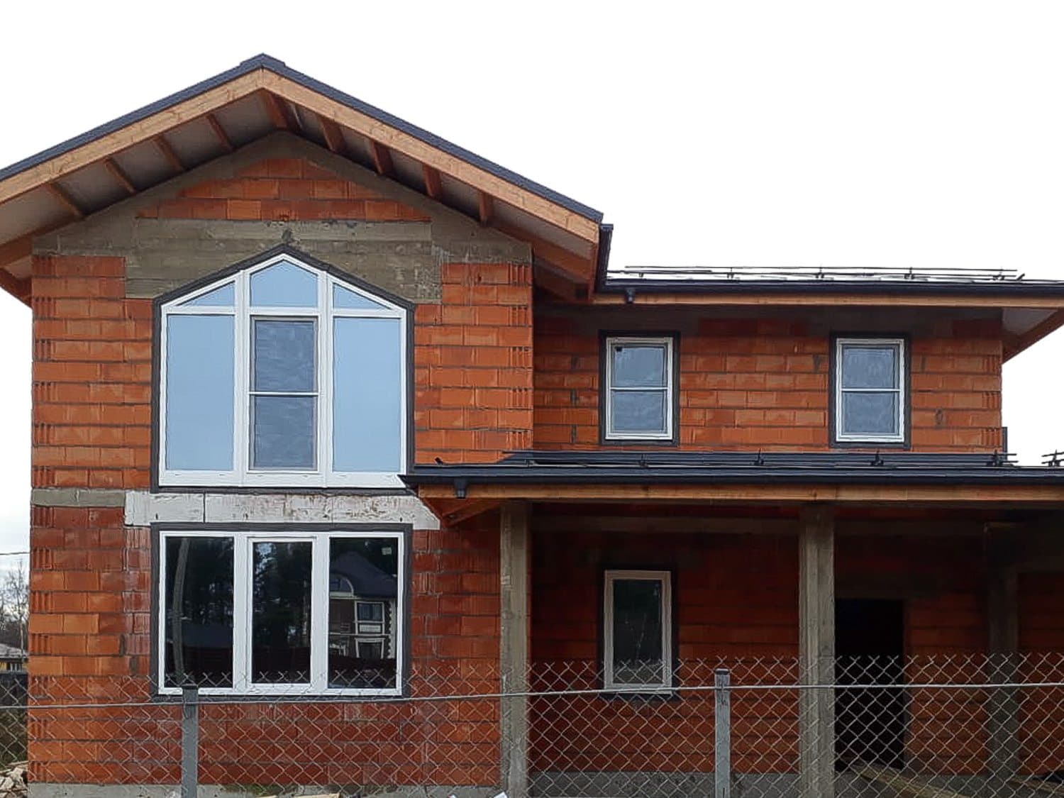 Ещё один загородный дом обзавёлся Schuco