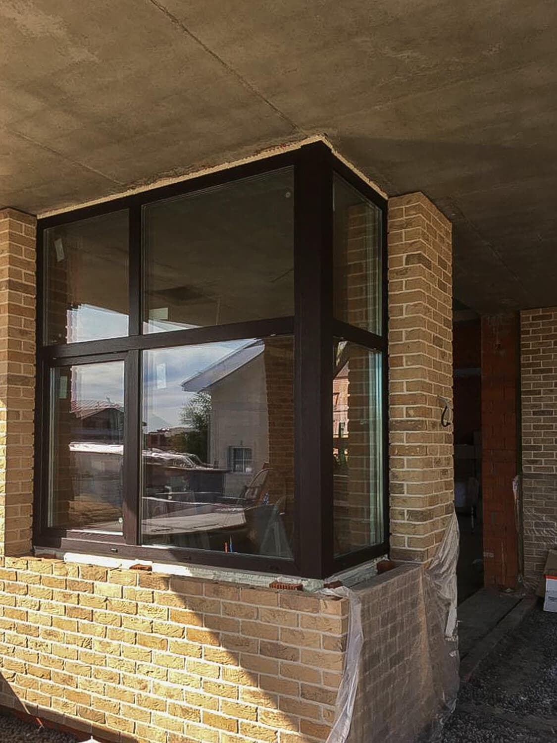 Угловое окно