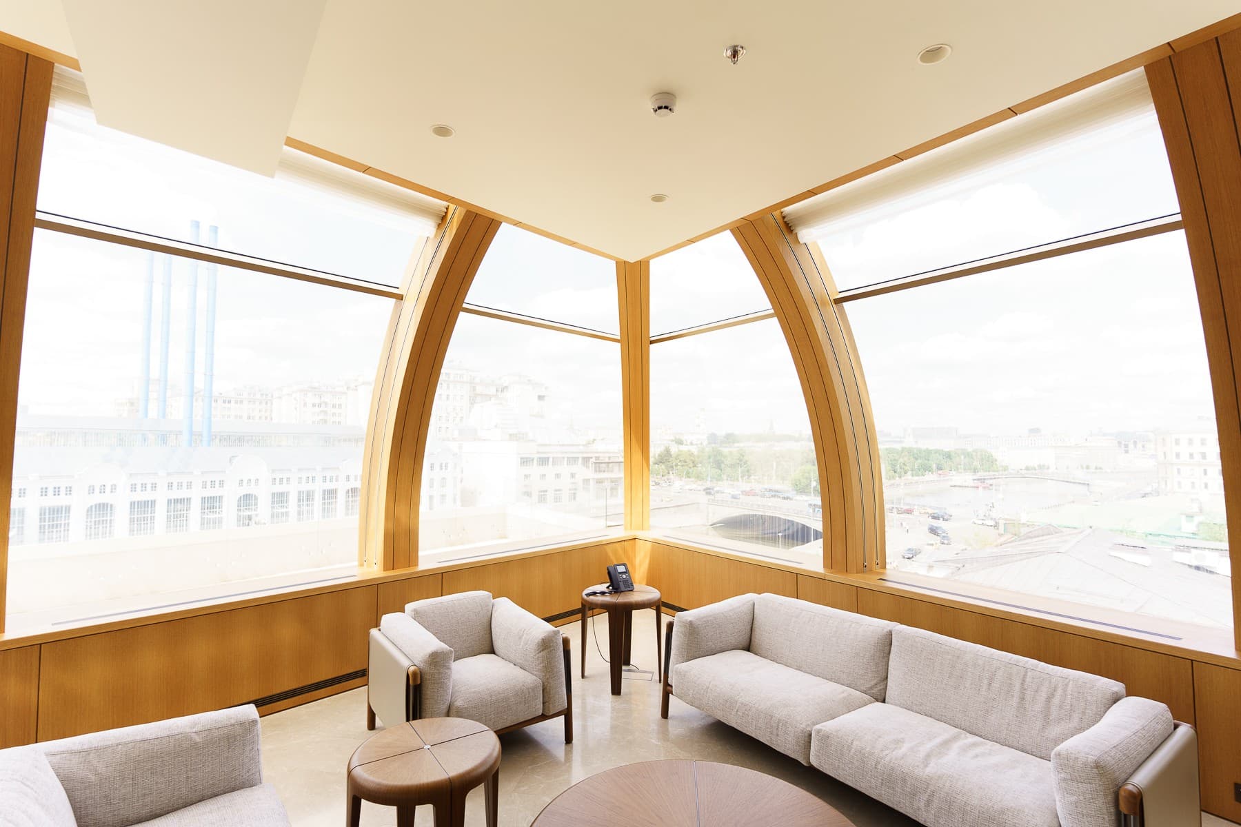 Уникальный частный проект остекления зимнего сада